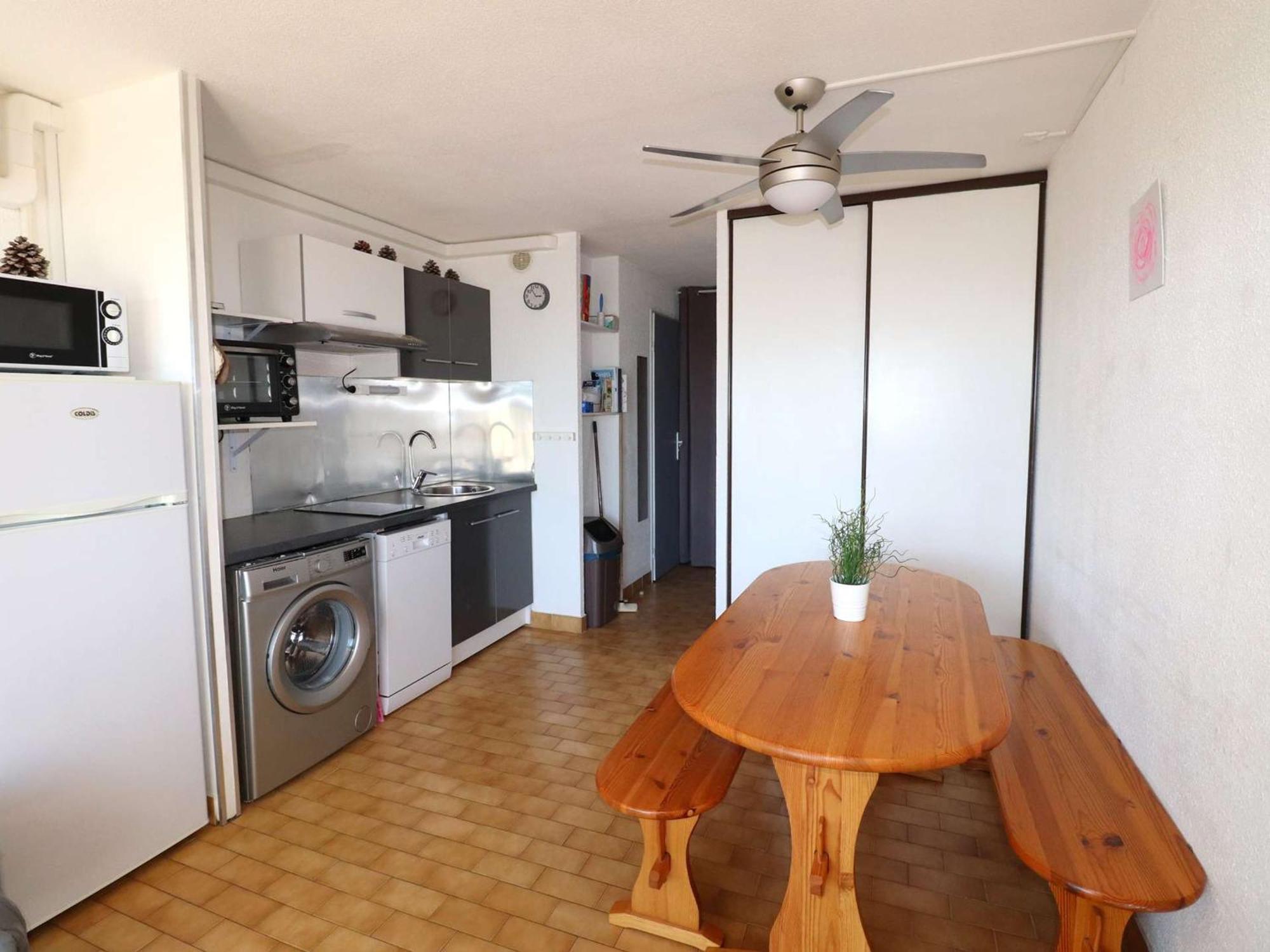 Studio Climatise Double Cabine Avec Piscine Et Parking A 650M De La Plage - Fr-1-307-140 Le Grau-du-Roi Bagian luar foto